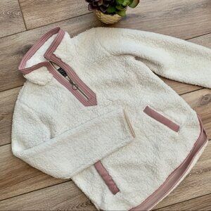 NEVER WORN Abercrombie Sherpa Quarter-Zip – White w/ Mauve Trim (Size XS)